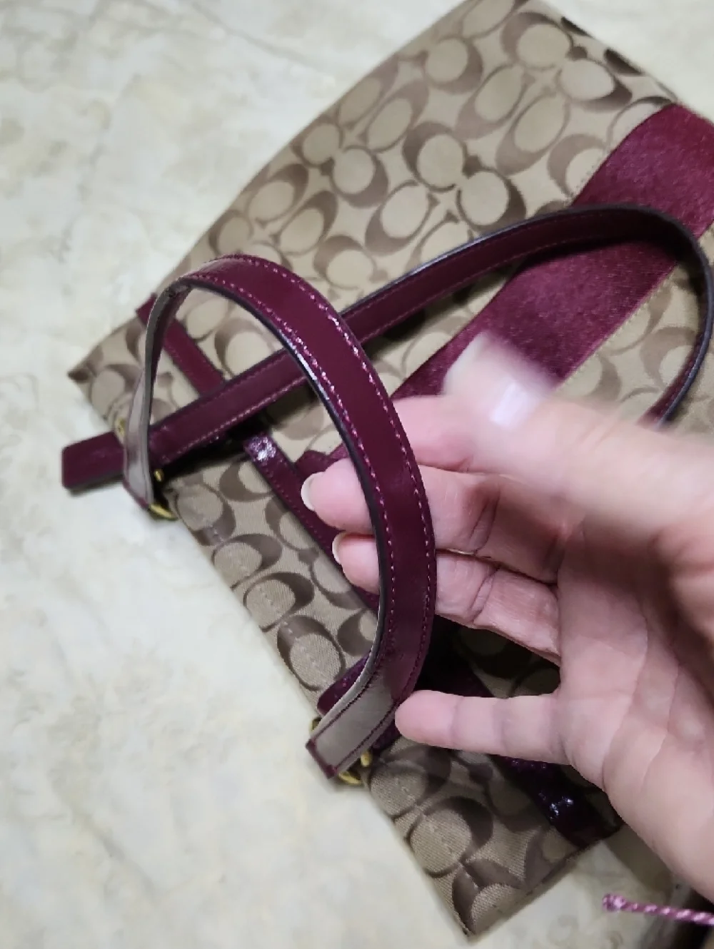 Coach Signature VINTAGE Tote with Burgundy Trim and Beige Jacquard - Picture 13 of 16